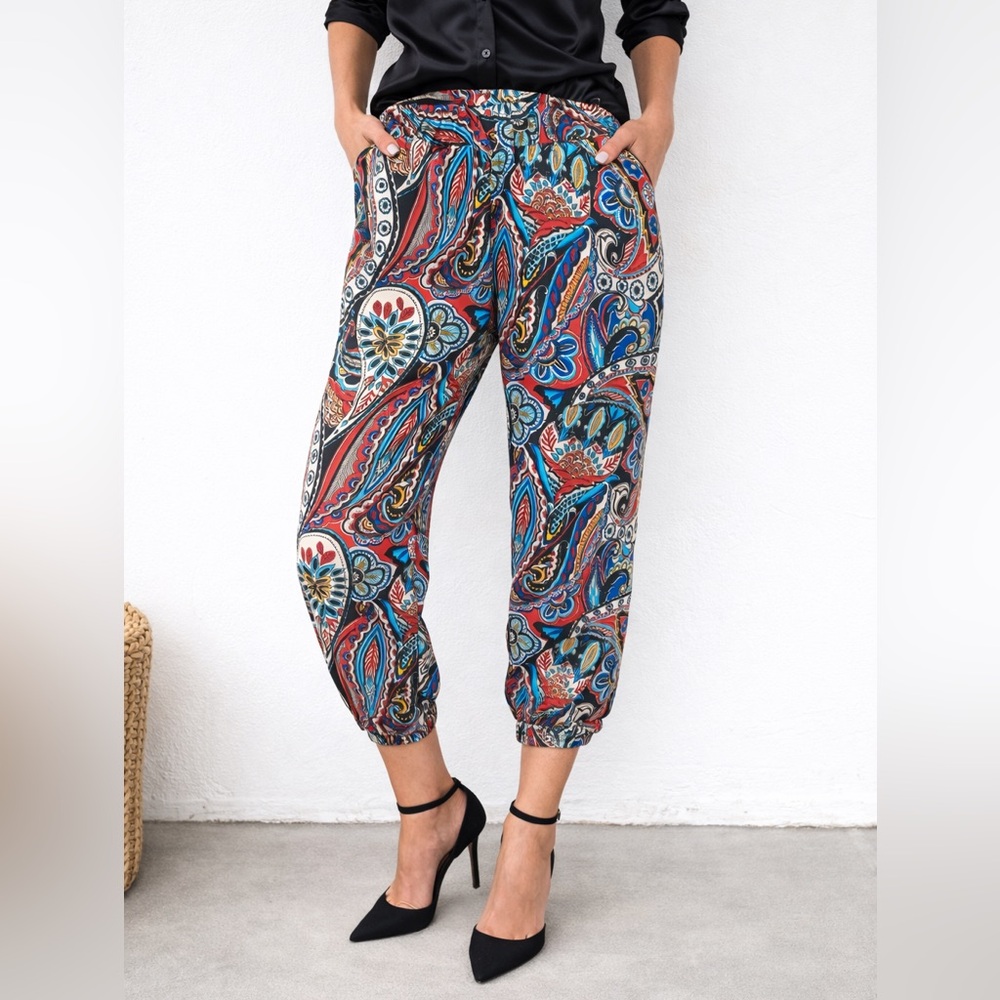 Gorgeous Women’s Pants in Multi Colour Paisley Print, Size Small